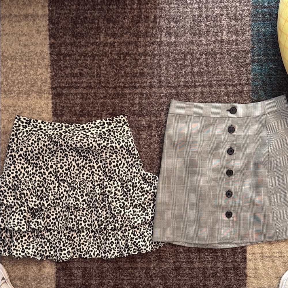 Forever 21 Cream and Gray Mini Skirt